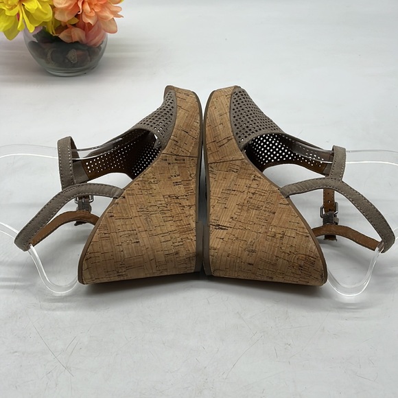 Franco Sarto Clinton Cut Out Tan Cork Wedge Sandal Size 8. MCW2818B - Picture 5 of 9